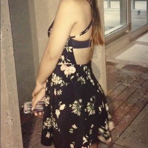🖤 Brandy Melville Floral Open Back Skater Dress